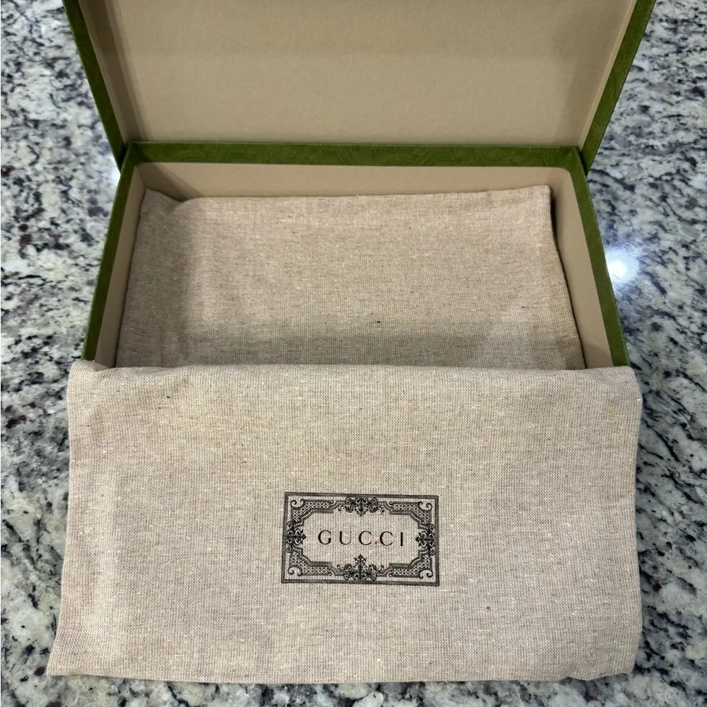 Gucci Purse Wallet with strap - Picture 8 of 12